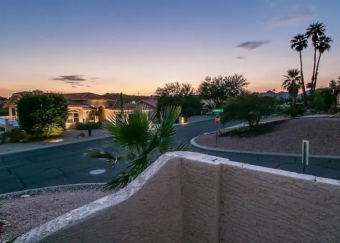 Holiday home Spectacular Hilltop Wresort Like Backyard *