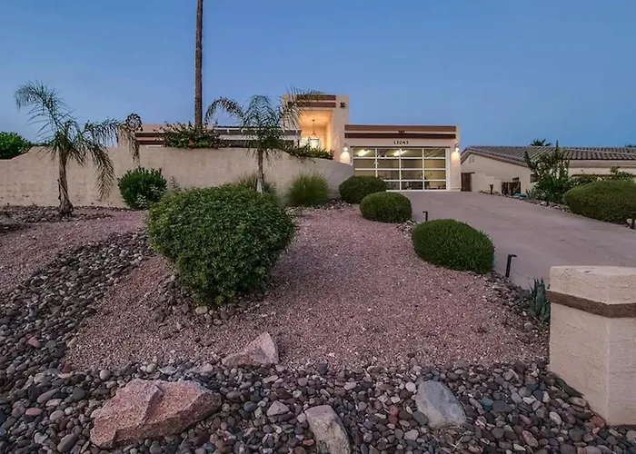 Holiday home Spectacular Hilltop Wresort Like Backyard *