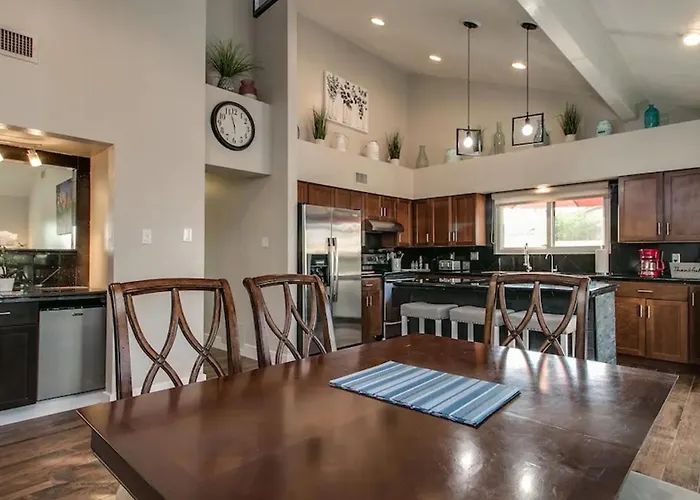 Spectacular Hilltop Wresort Like Backyard * Fountain Hills